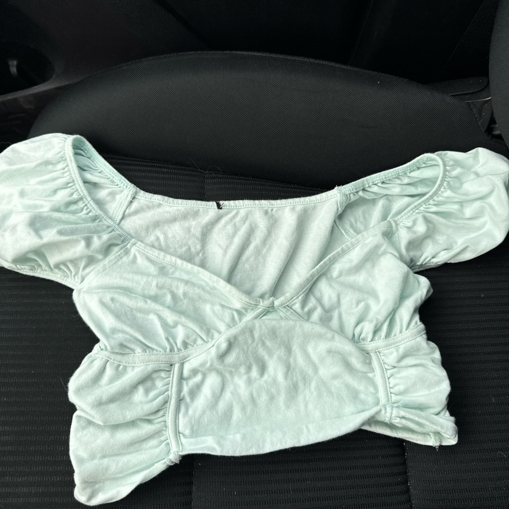 Forever 21 Light Green Puff Sleeve Crop Top